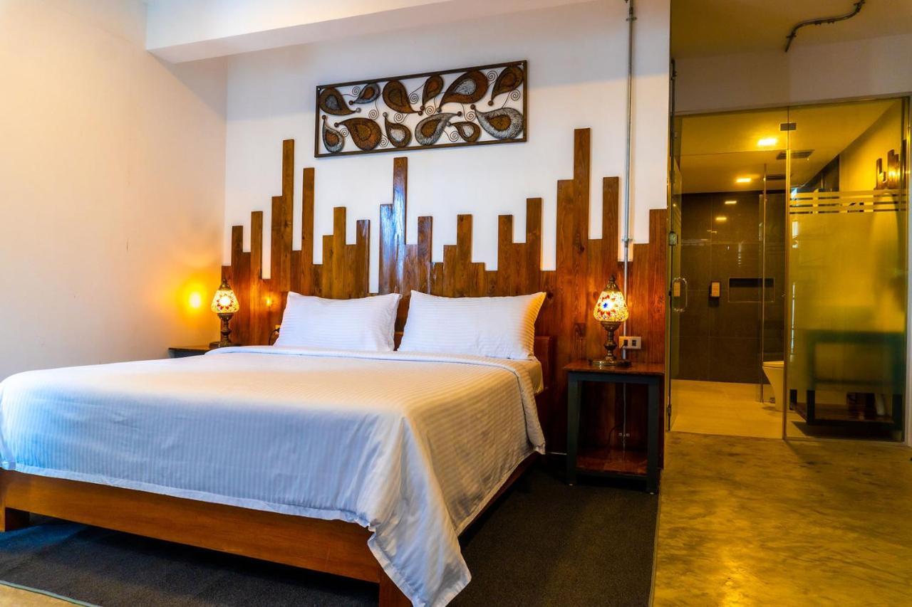 Av Suites Puerto Galera Buitenkant foto