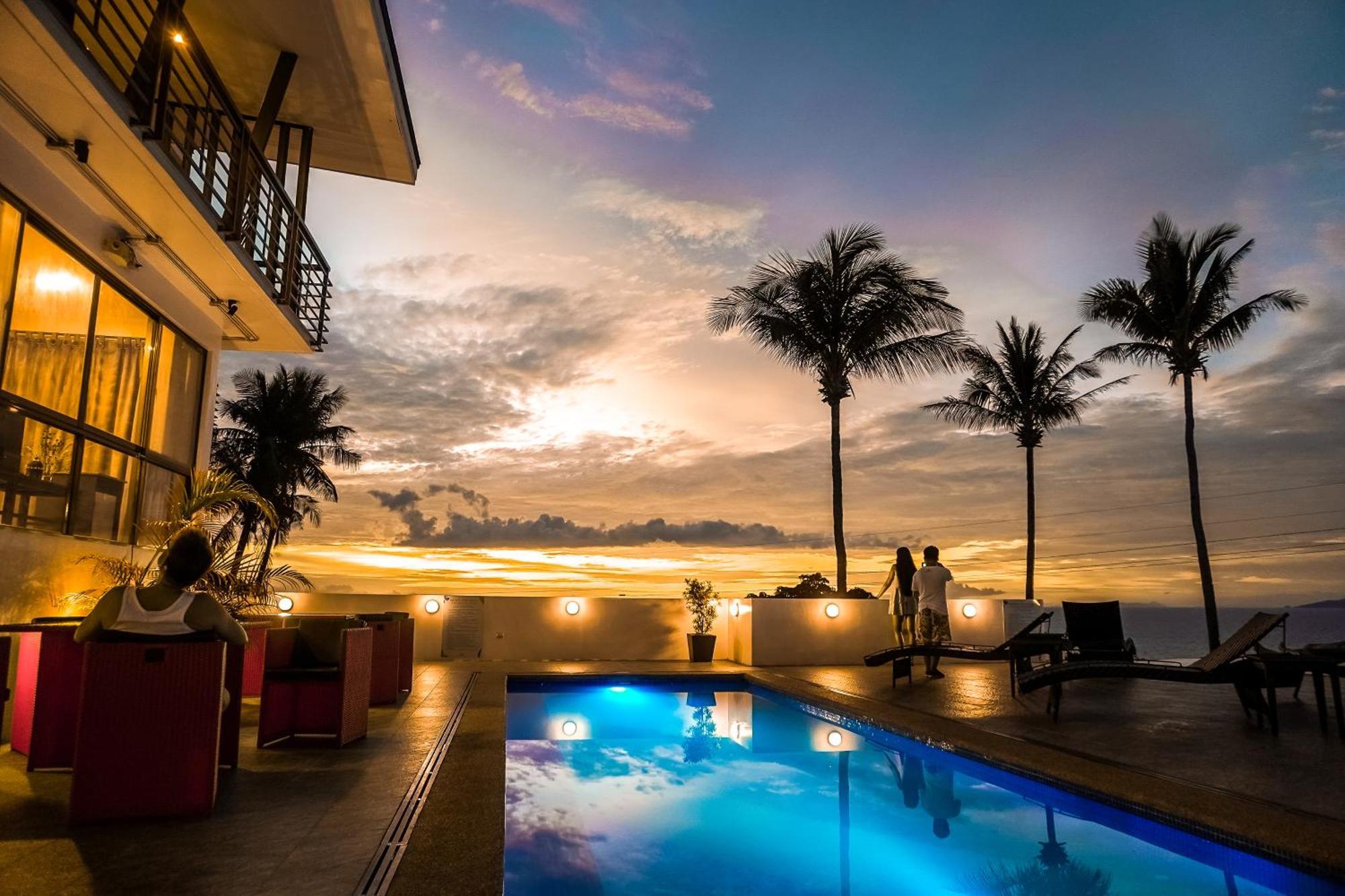 Av Suites Puerto Galera Buitenkant foto