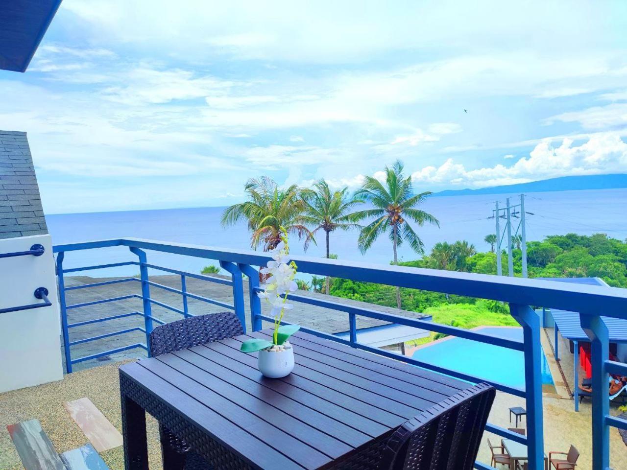 Av Suites Puerto Galera Buitenkant foto