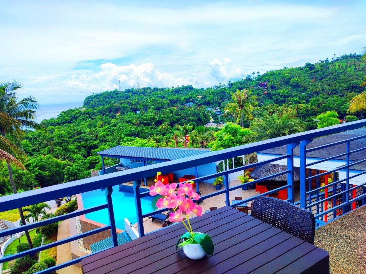 Av Suites Puerto Galera Buitenkant foto