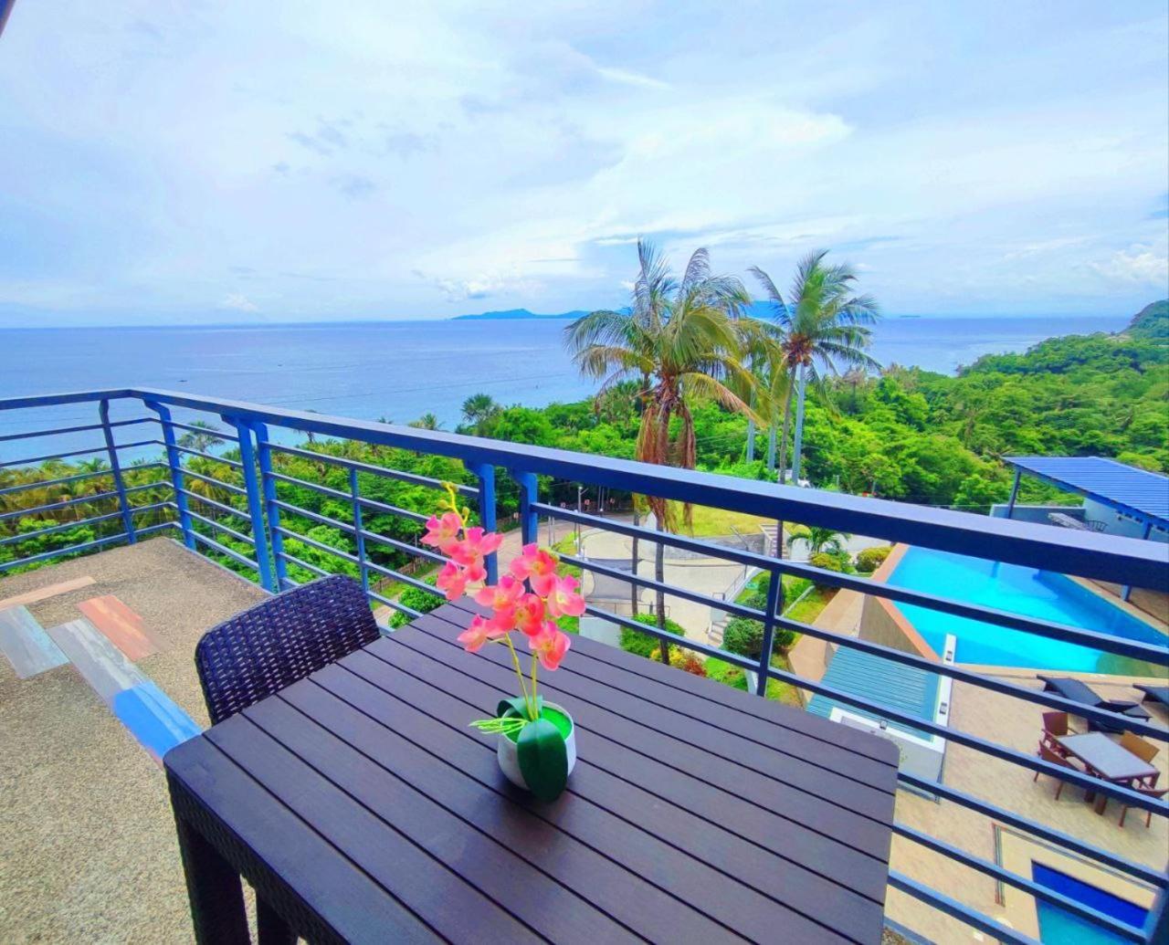 Av Suites Puerto Galera Buitenkant foto