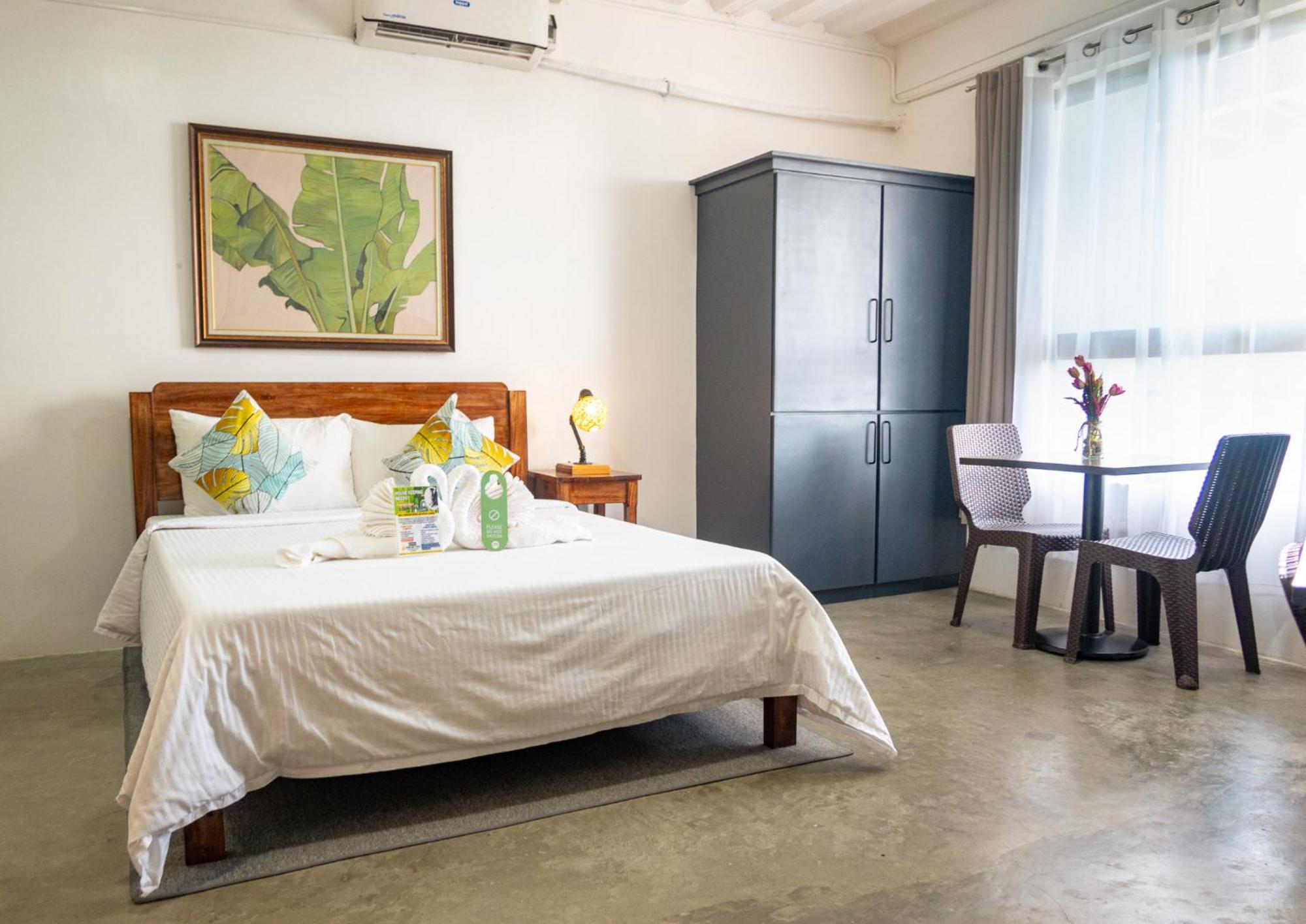 Av Suites Puerto Galera Buitenkant foto